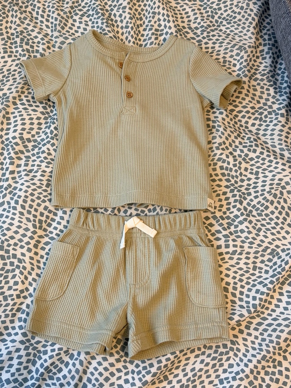 Carter's 6 Month 2 Piece Short & T-shirt Set - NWOT!